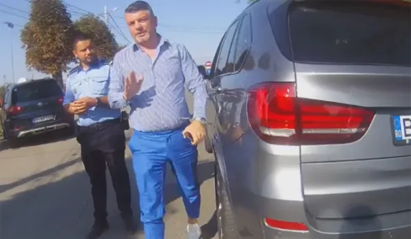 Godină l-a făcut celebru, dar i-a şi „făcut rost” de o demitere