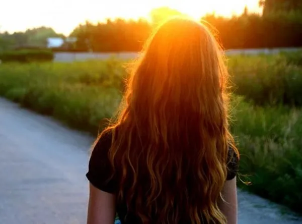 Fată de 15 ani, fugită de acasă, luată cu Poliţia de lângă iubitul din Moieciu