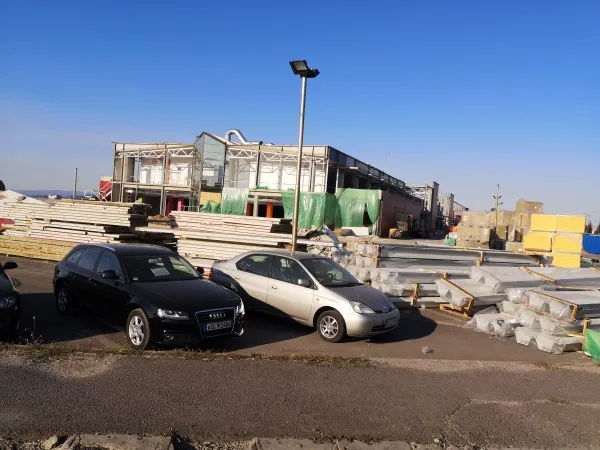 Grecii de la Jumbo remodelează Macro Mall