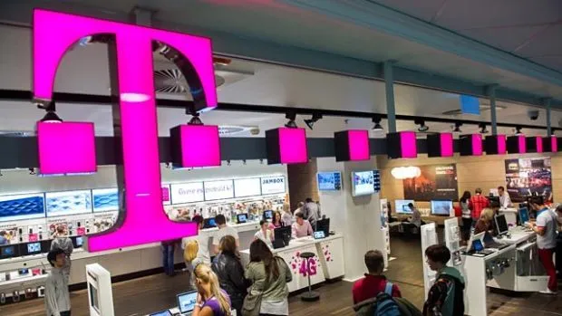 Telekom scumpeşte abonamentele din octombrie. Unele se dublează