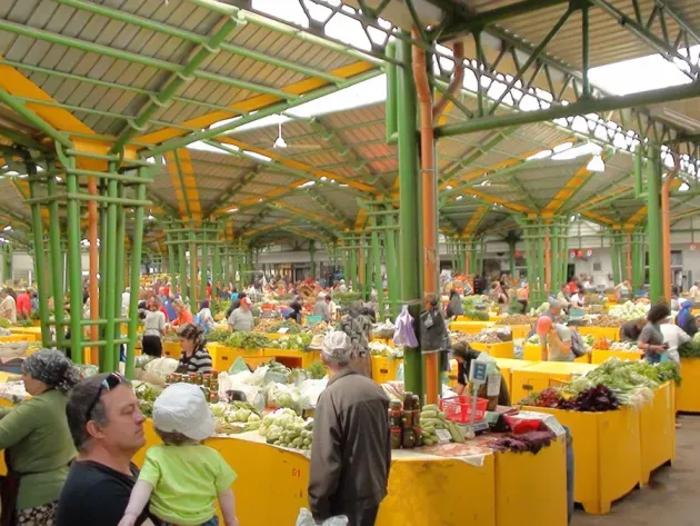Pieţele agroalimentare din Braşov intră într-un amplu proces de igienizare şi modernizare