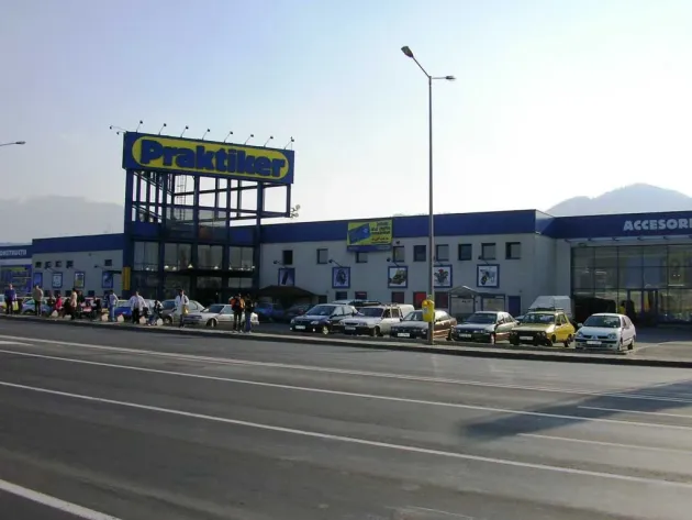 Turcul care a vândut magazinele Praktiker britanicilor de la Kingfisher vrea să aducă brandul Homelux la Braşov