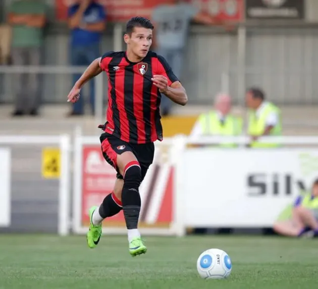 Tinerii fotbalişti români au înţeles că în străinătate e viitorul lor