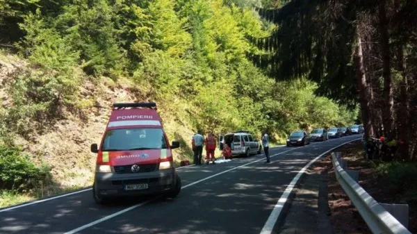 Un băieţel şi bunicii lui, răniţi pe Transfăgărăşan