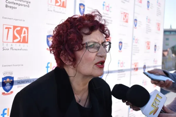 Scena demisiei, „jucată” la Teatru