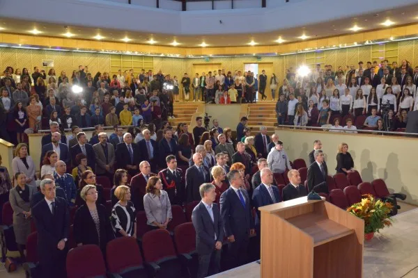 Început de an universitar „atipic” la Braşov: 5.574 de „boboci” la Universitatea Transilvania, cu 8,8% mai mulţi faţă de 2018