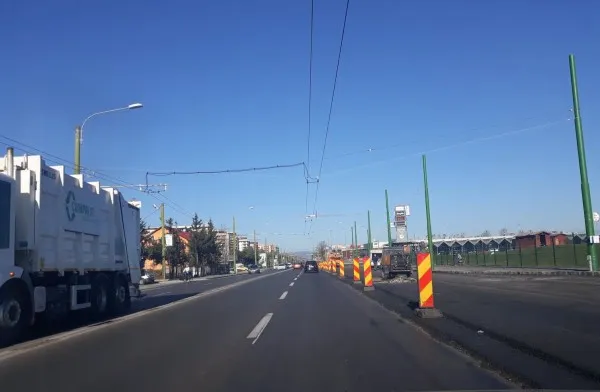 Fără permis, asfalta bulevardul 13 Decembrie
