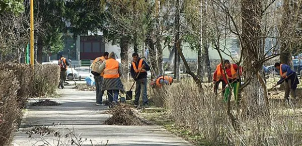 Braşovenii cu amenzi, chiulangii şi la munca în folosul comunităţii. Doctori, informaticieni şi ingineri printre „prestatori”
