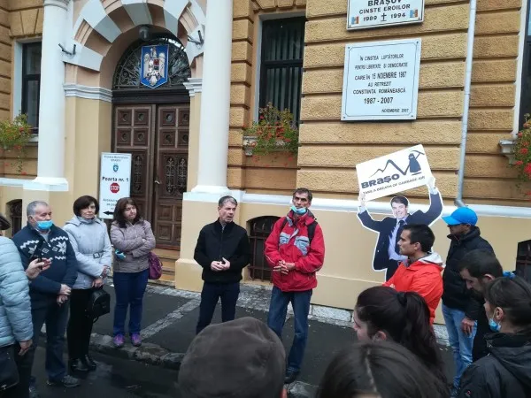 Protestul „mirosurilor” s-a transformat într-o discuţie cu primarul