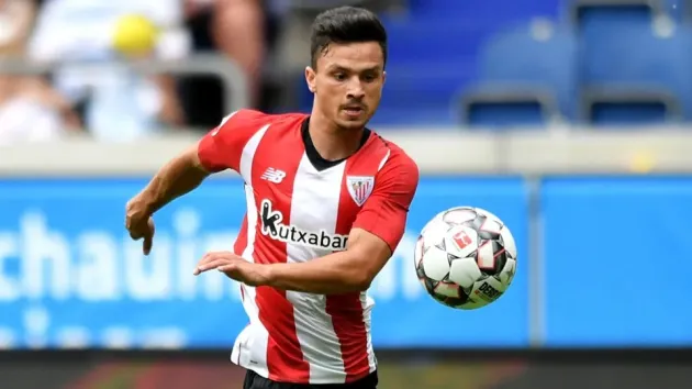 Ganea poate juca la Bilbao, dar la mijloc, nu ştie să se apere