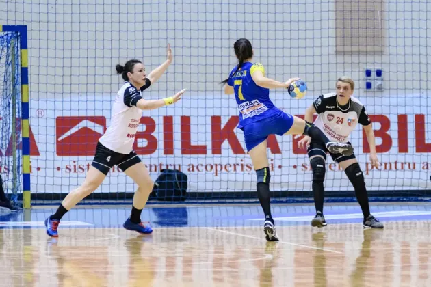 Corona se bate cu Bistriţa pentru un loc în grupele Cupei EHF
