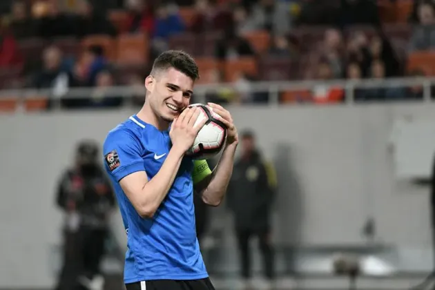 Ianis, alături de părinţi de ziua lui