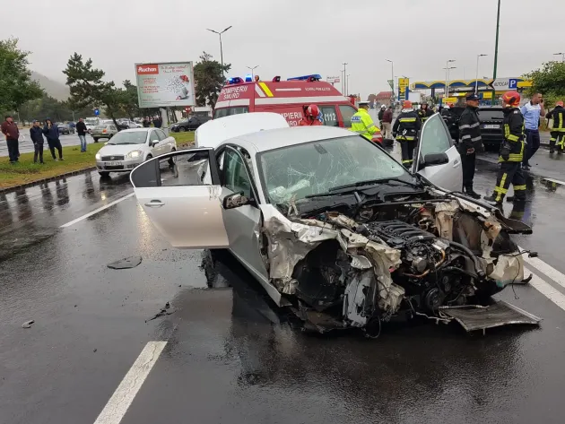 Accident cu cinci răniți pe Calea Făgărașului