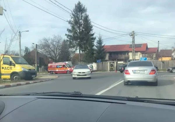 Doi copii, de 3 şi 8 ani, victime ale unor şoferi