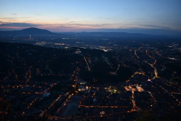 În Brașov a reapărut mirosul... de grajd. Comisarii Gărzii de Mediu au ieșit pe teren, pentru  găsi sursa 