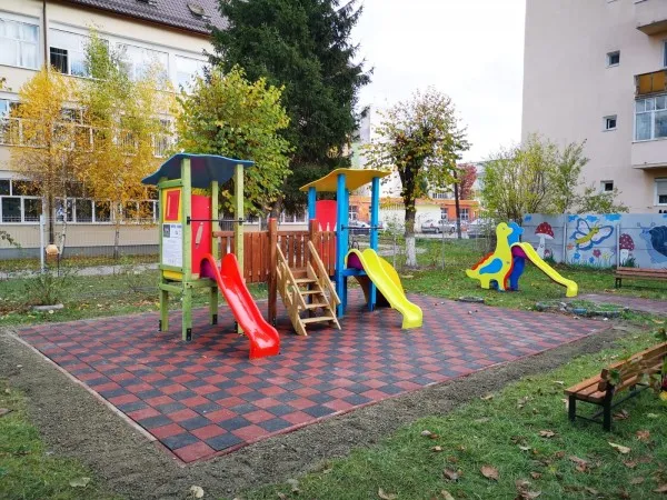 Loc de joacă nou la creşa „Mămăruţa” din Făgăraş