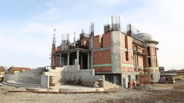 IPS Laurenţiu, la biserica în construcţie din Hărman, în prima duminică a Postului