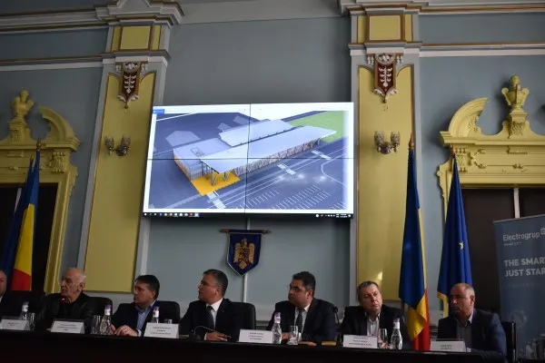 Lucrările la terminalul Aeroportului Braşov ar putea începe în luna martie  a anului viitor. Consiliul Judeţean Braşov are de obţinut 15 avize pentru acest proiect