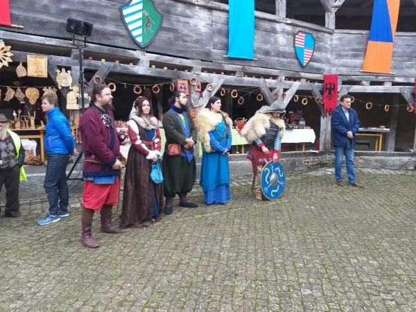 Braşovenii care au ales să meargă la Târgul medieval nu au avut ce regreta