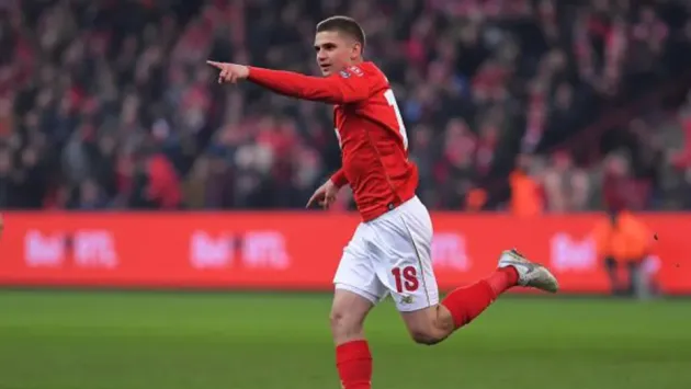 Ajax Amsterdam   i-a găsit înlocuitor lui  Răzvan Marin