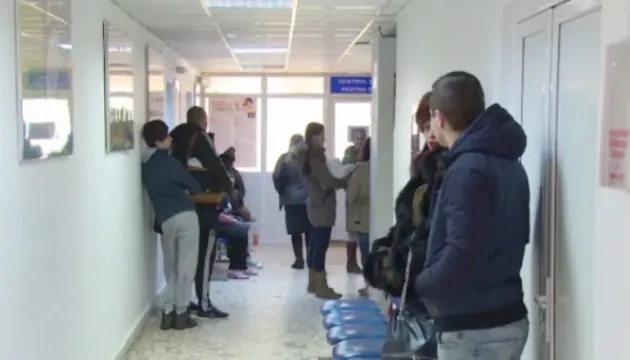 Au crescut bolile de sezon, dar au fost mai puţini braşoveni internaţi