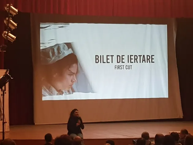 Primul film al primei femei rome regizor de teatru şi film