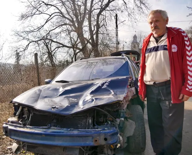 El este bărbatul care a lovit cu maşina ursul din Harghita