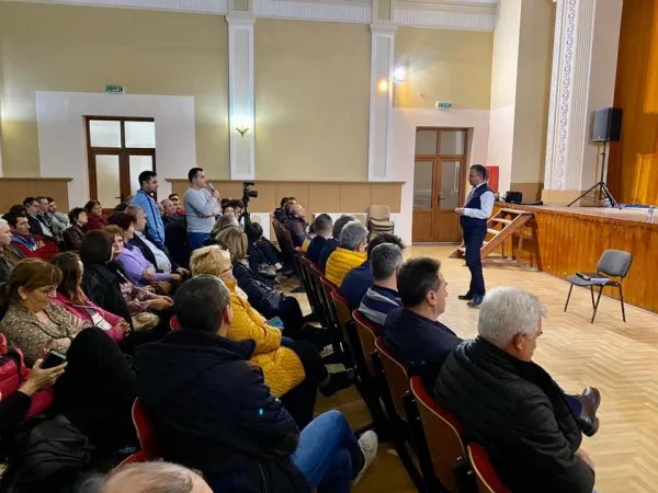 Altfel de şedinţe de CJ. Convocate în fiecare oraş, deciziile vor fi la braşoveanul de rând