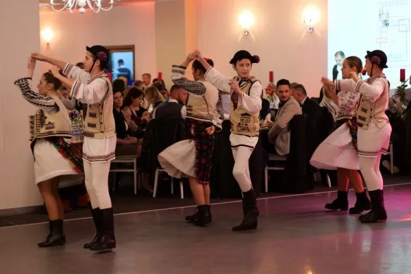 Bal cu donaţii surprinzătoare: 120.000 de lei