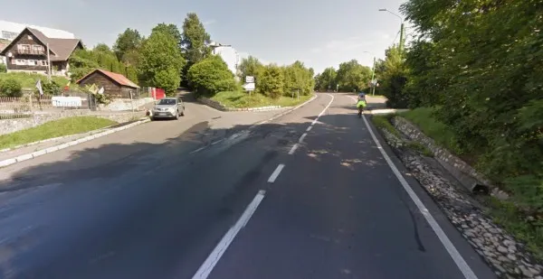 Intervenţii în regim de urgenţă pe două străzi din Braşov. Pericol de alunecări de teren