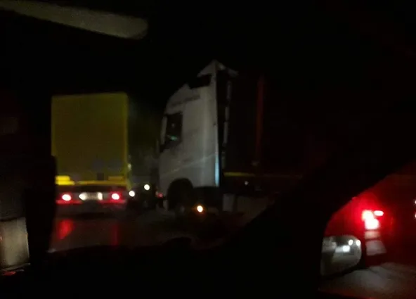 Tir în „derapaj de iarnă” pe serpentinele de la Predeal