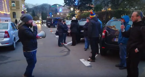 Braşovul miroase ba a grajd, ba a hidrogen sulfurat cu ceva iz electoral