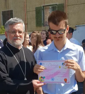Tudor, tot fără itinerant