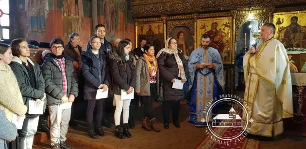 Primii zece bursieri ai Bisericii Brâncoveanu din Făgăraş
