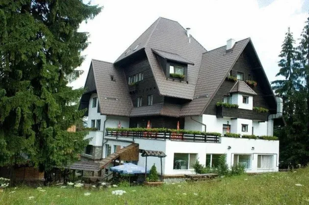 Administratorii complexului Silver Mountain din Poiana Braşov au cumpărat al doilea hotel din Predeal