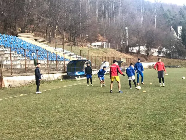 Râşnovul a intrat în vacanţă, cu doi „veterani” prelungindu-şi contractele până la vară