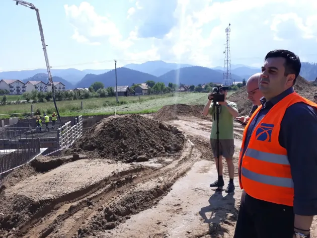 „Pentru români, nu pentru mine!”. CNAIR a plătit 115.000 de lei ca să se plimbe cu elicopterul fostul ministru al Transporturilor