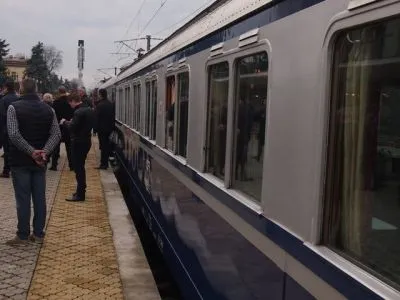 1 leu = 1 loc. De azi, îţi poţi rezerva loc şi la trenurile personal, pe ruta Braşov – Bucureşti