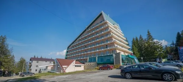 „Tata Puiu” i-a vândut fostul Hotel Cioplea din Predeal unui libanez cu care avea deja afaceri