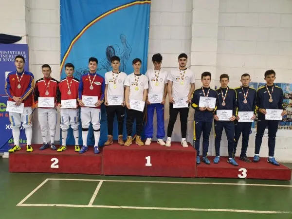 
Rareş Ailincă este campion naţional la sabie