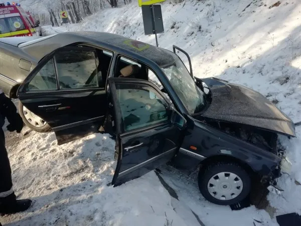 Accidente pe şoselele din judeţ: Cinci persoane rănite, în cursul zilei de miercuri