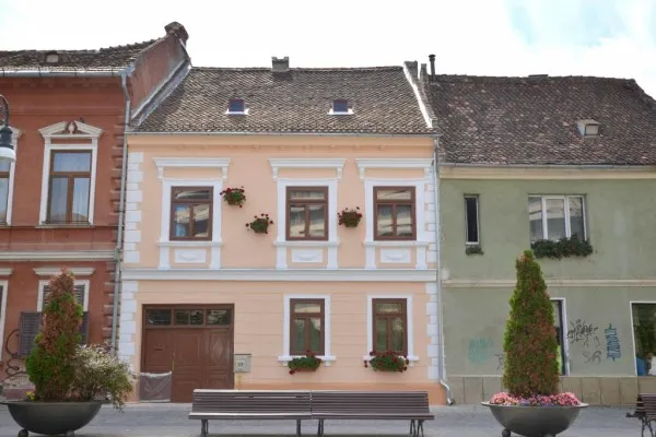 Trei din patru faţade, în reabilitare cu bani de la Primăria Braşov în anul 2019