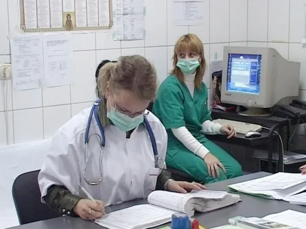 Bolile de sezon: Creştere de 50% de la o săptămână la alta, la Braşov