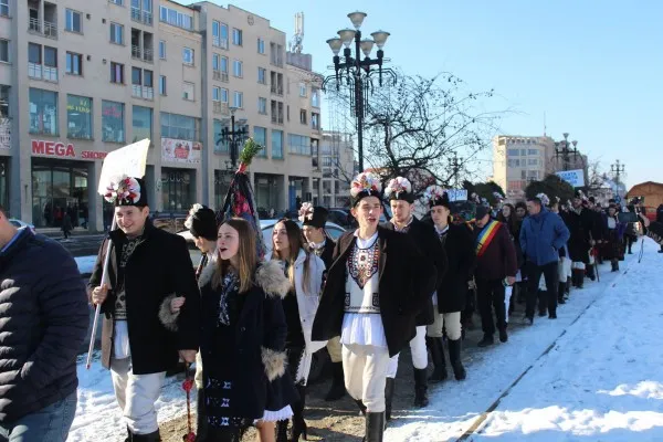 15 cete la parada care încheie sărbătorile de iarnă la Făgăraş