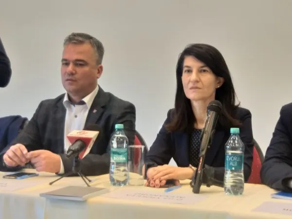 Ministrul Muncii, la Braşov: Angajaţii AJOFM, trimişi să înveţe de la firme private din domeniu, performante