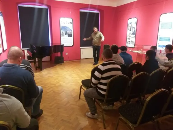 Cu deţinuţii la muzeu, impresii inedite la final