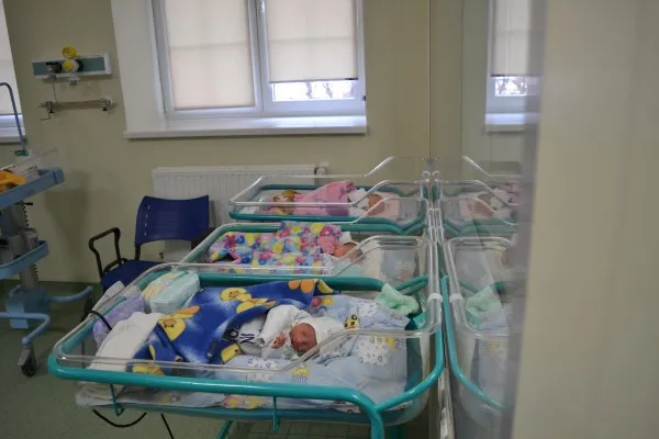 Braşovul în 2019: Mai puţine căsătorii, dar mai mulţi copii