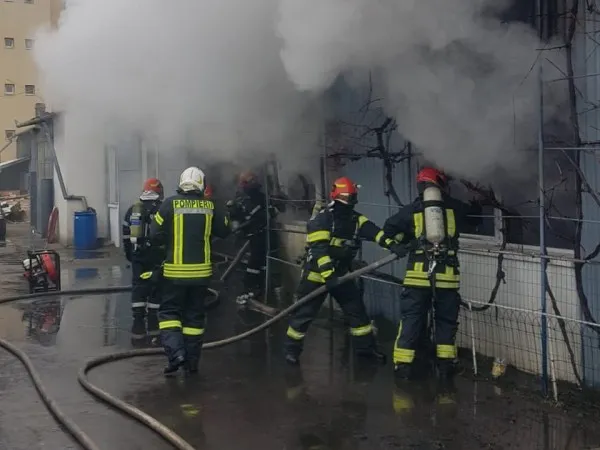Nori de fum au învăluit ieri Bartolomeul