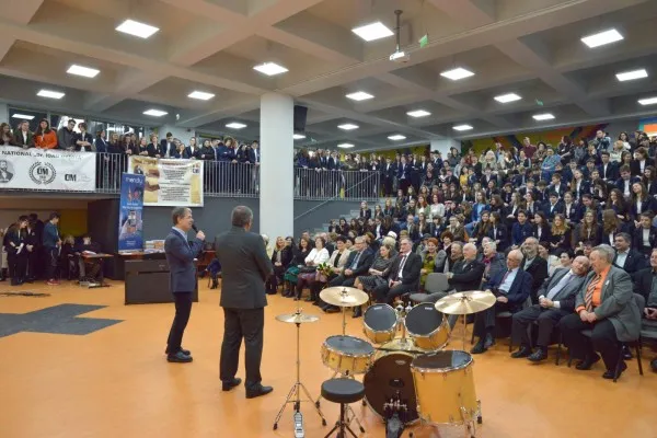 Ce înseamnă să fii „meşotist”. Definiţia promoţiei 2020, la 151 de ani de Meşotă