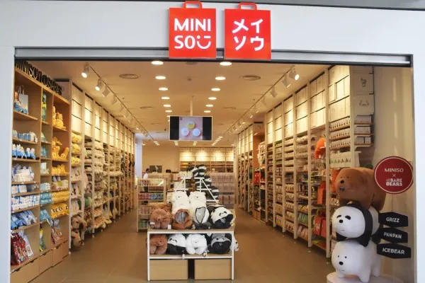 Brandul japonez de accesorii şi produse pentru casă Miniso deschide un magazin în Coresi
